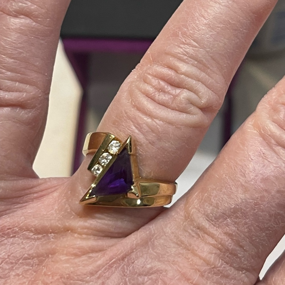 Genuine amethyst ring w/ diamond accents 14k gold - Picture 6 of 11